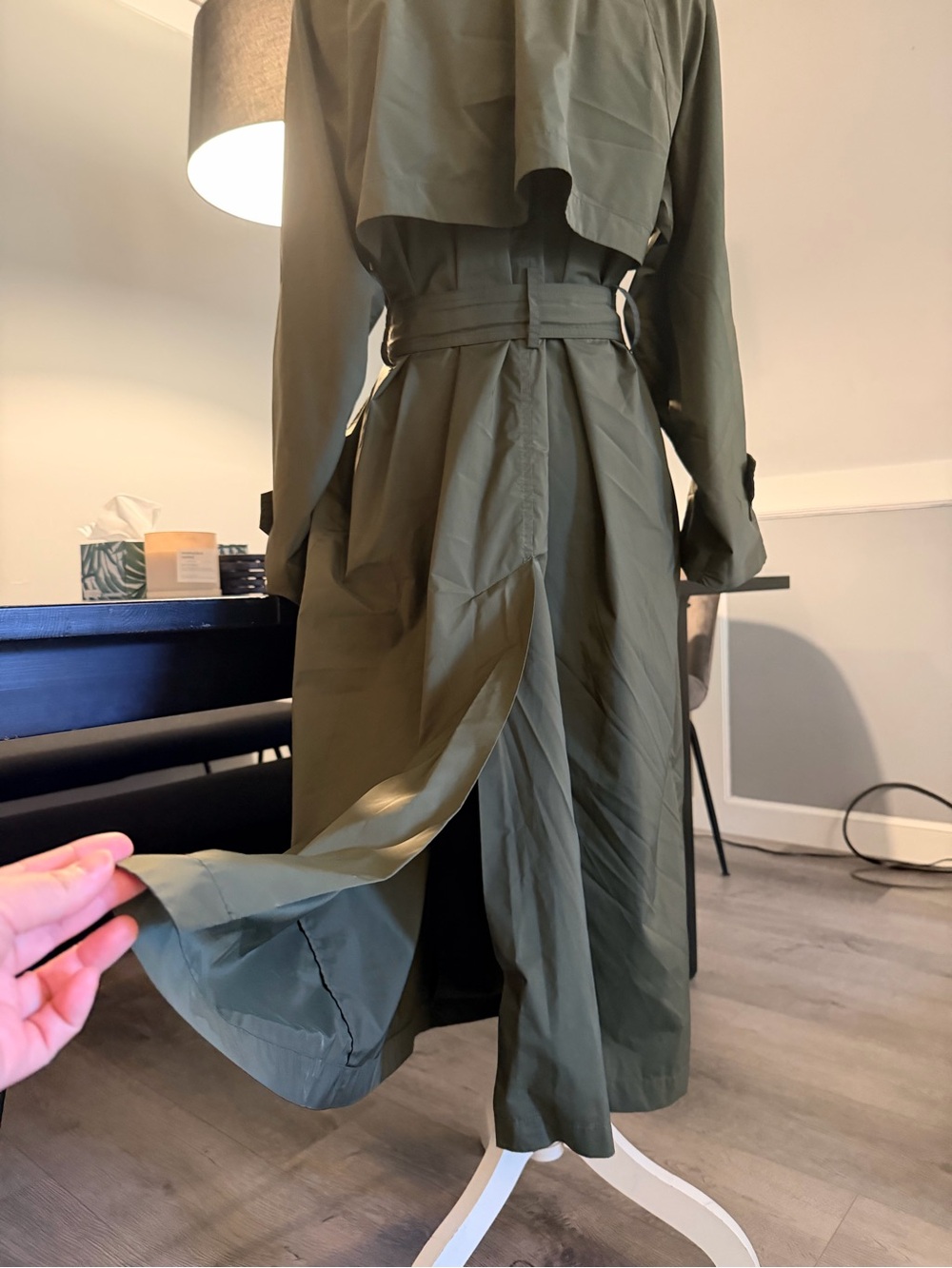 MaxMara Weekend Olive Green Light Trenchcoat - Picture 3 of 8